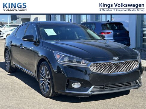 Used 2017 Kia Cadenza Premium w/ Luxury Package image 1