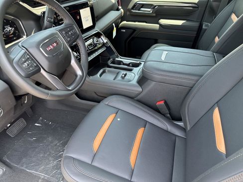 New 2026 GMC Sierra 2500 AT4 w/ AT4 Premium Plus Package AWD/4WD image 10