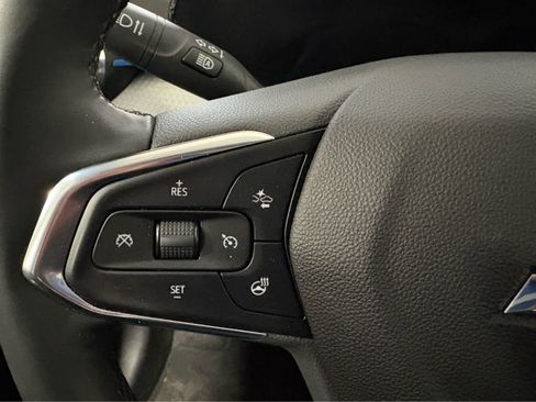 Certified 2025 Chevrolet Trax LT w/ LT Convenience Package image 19