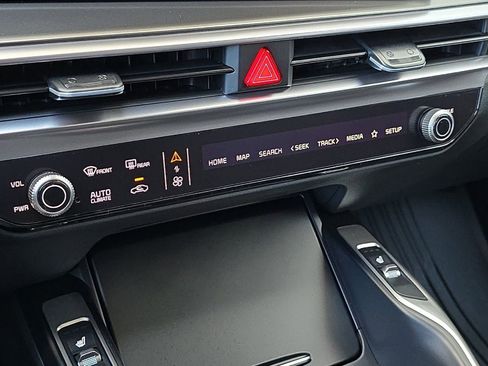 Used 2025 Kia Sorento EX image 18