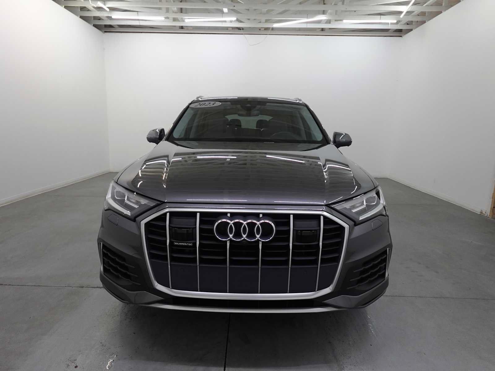 Used 2023 Audi Q7 2.0T Premium w/ Convenience Package AWD/4WD image 2