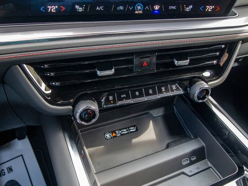New 2026 Chevrolet Suburban RST AWD/4WD image 17