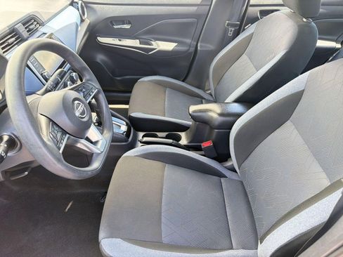 Used 2025 Nissan Versa SV FWD image 5