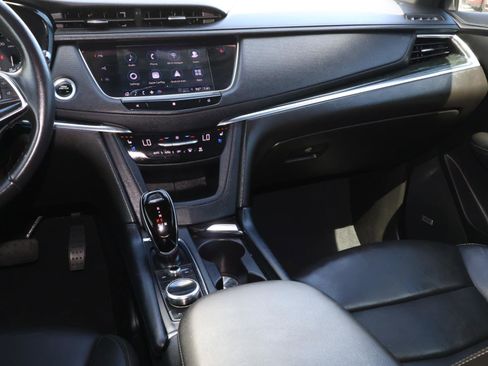 Used 2021 Cadillac XT5 Premium Luxury image 9