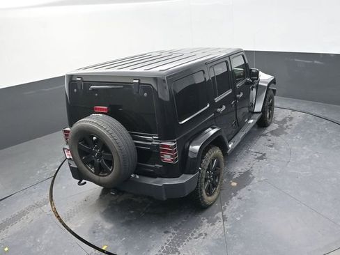 Used 2015 Jeep Wrangler Unlimited Sahara image 25