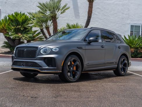 Used 2025 Bentley Bentayga AWD/4WD image 31