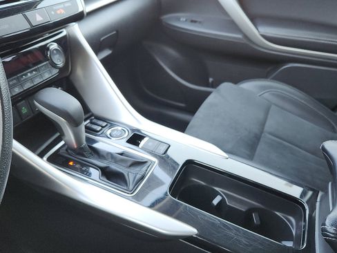 Used 2024 Mitsubishi Eclipse Cross SE image 39