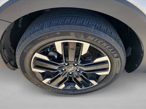 Used 2023 Kia Telluride SX image 9