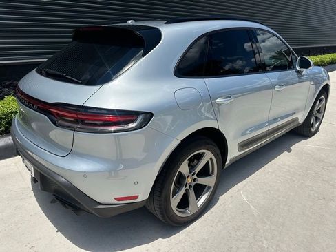 Certified 2023 Porsche Macan AWD/4WD image 9