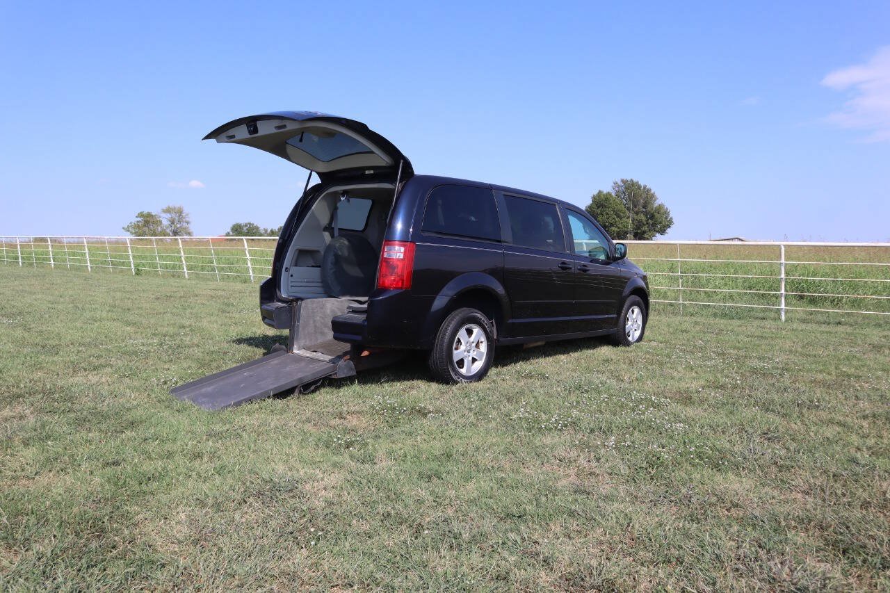 Used 2010 Dodge Grand Caravan SE FWD image 28