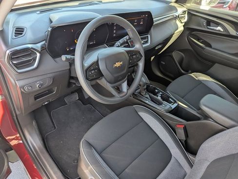 Used 2025 Chevrolet TrailBlazer LT image 23