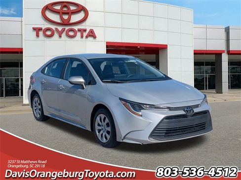 Certified 2024 Toyota Corolla LE image 1