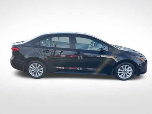Used 2024 Toyota Corolla LE w/ LE Convenience Package image 7