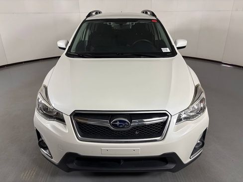 Used 2017 Subaru Crosstrek 2.0i Premium AWD/4WD image 3