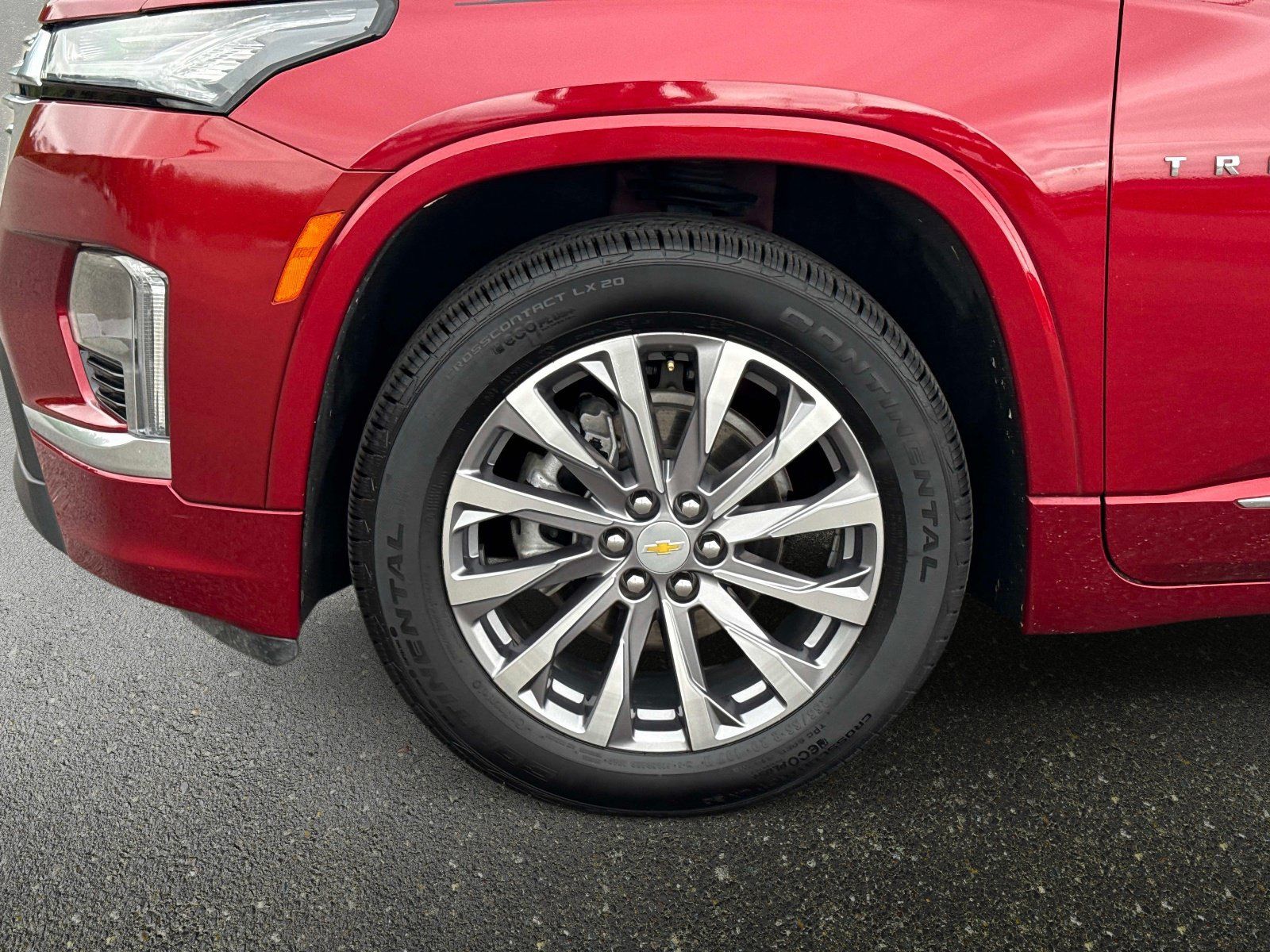 Used 2023 Chevrolet Traverse Premier FWD image 12