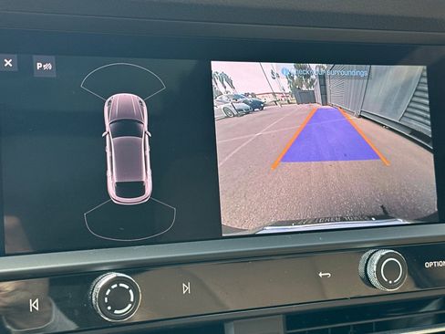 Certified 2022 Porsche Macan AWD image 20