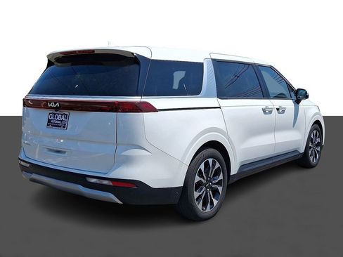 Used 2024 Kia Carnival EX FWD image 7