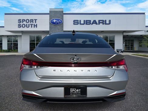 Used 2023 Hyundai Elantra SEL w/ Convenience Package image 4