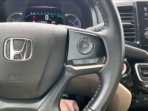 Used 2021 Honda Pilot Touring image 11