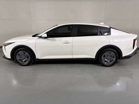 New 2026 Kia K4 FWD image 5