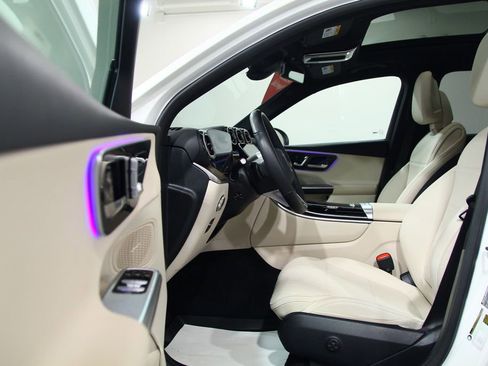 Certified 2025 Mercedes-Benz GLC 300 4MATIC image 5