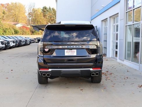 New 2025 Chevrolet Suburban High Country image 9