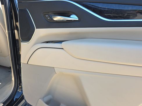 Used 2023 Cadillac Escalade Premium Luxury w/ Performance Package image 11