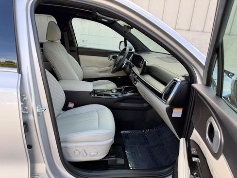 Used 2025 Kia Sorento SX Prestige AWD/4WD image 23