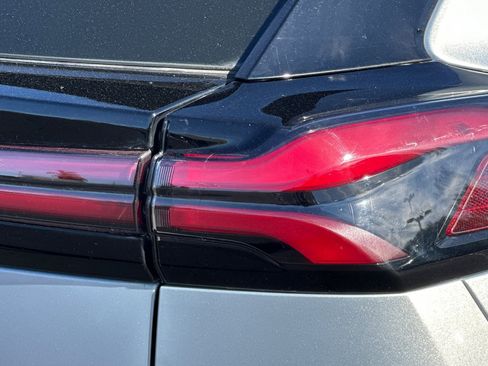 Used 2022 Chevrolet Bolt EUV LT w/ Comfort Package image 47