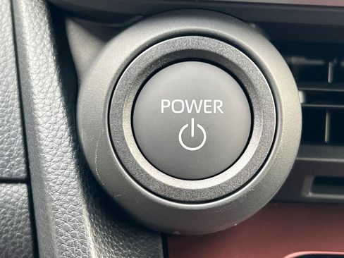 Used 2026 Toyota Prius Plug-In Hybrid FWD image 19