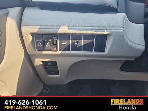 New 2025 Honda Odyssey EX-L image 18