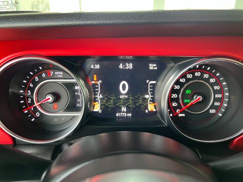 Used 2020 Jeep Wrangler Rubicon w/ Uconnect 4C Nav & Sound Group AWD/4WD image 13