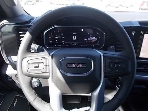 New 2025 GMC Sierra 1500 SLT AWD/4WD image 17