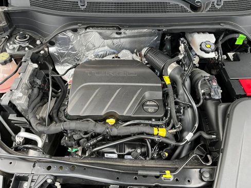 Used 2025 Chevrolet Trax LT w/ LT Convenience Package image 30