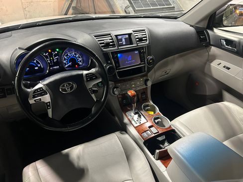 Used 2013 Toyota Highlander Limited image 15