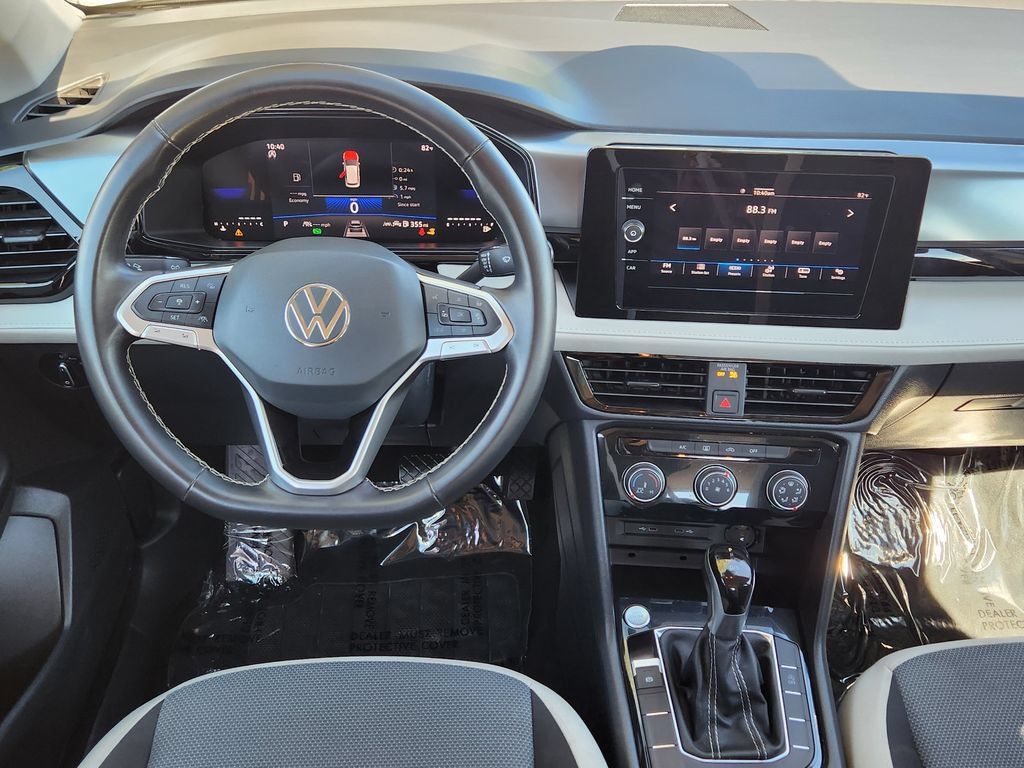 Used 2025 Volkswagen Taos S FWD image 3