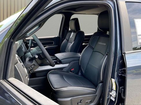 New 2026 RAM 2500 Laramie AWD/4WD image 21