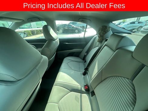 Used 2022 Toyota Camry SE FWD image 8