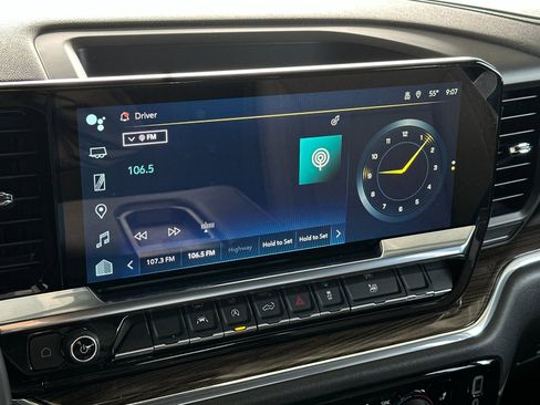 Used 2024 Chevrolet Silverado 1500 LT image 15