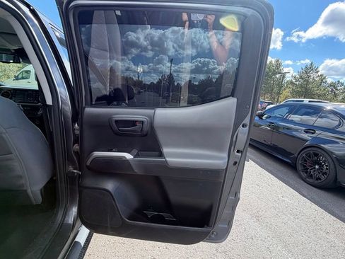 Used 2021 Toyota Tacoma SR5 AWD/4WD image 13