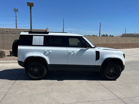 Used 2025 Land Rover Defender 110 S AWD/4WD image 2