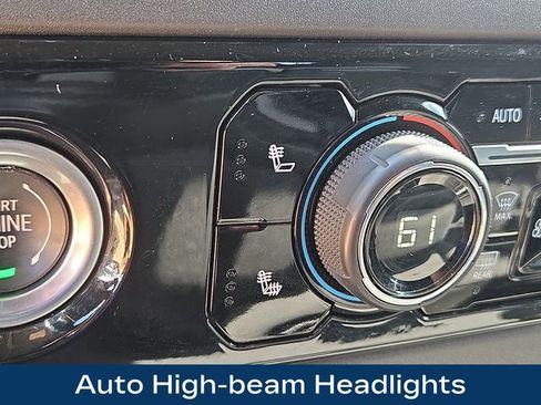 Used 2022 Chevrolet Silverado 1500 LT AWD/4WD image 20
