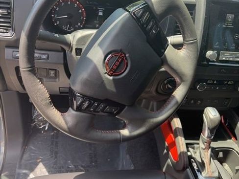 Used 2024 Nissan Frontier PRO-4X w/ Pro Premium Package AWD/4WD image 15