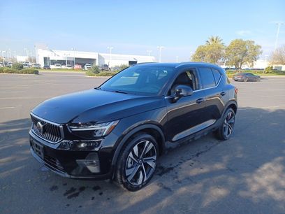 Used 2025 Volvo XC40 B5 Plus