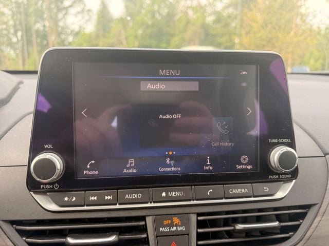 Used 2025 Nissan Altima 2.5 SV FWD image 4