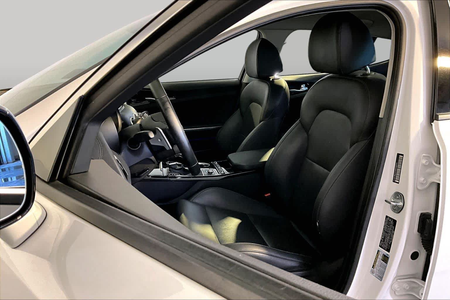 Used 2019 Kia Stinger RWD image 8