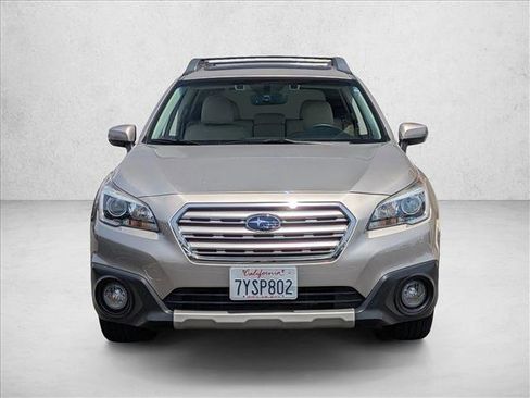 Used 2017 Subaru Outback 2.5i Limited AWD/4WD image 3