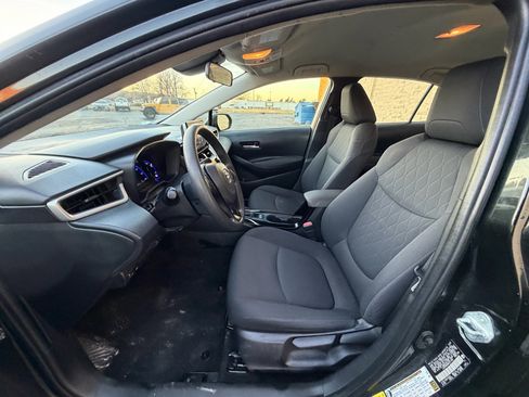 Used 2021 Toyota Corolla LE image 10