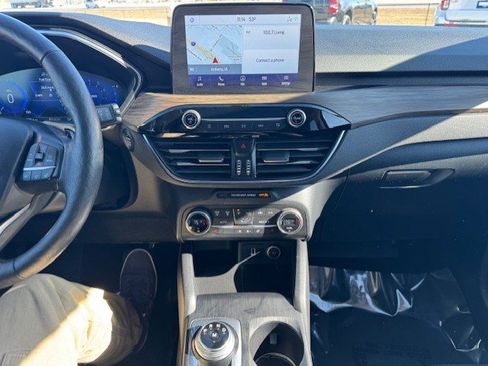 Used 2020 Ford Escape Titanium image 17