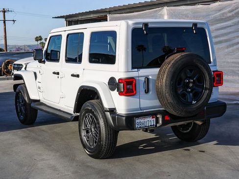 Used 2022 Jeep Wrangler Unlimited Sahara w/ LED Lighting Group AWD/4WD image 7